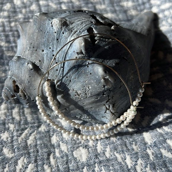 Pearl and Golden Wire Hoop Earrings - Picture 2 of 4